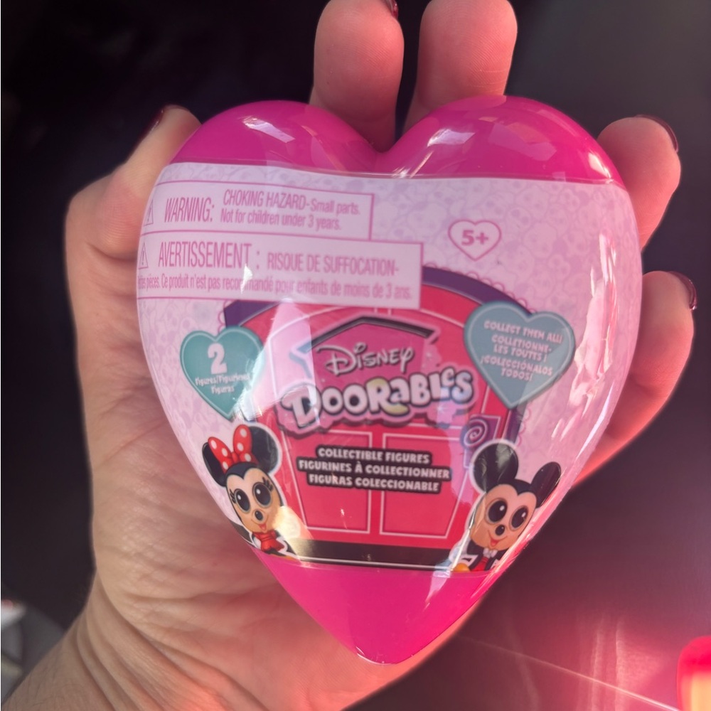 Disney Doorables Mickey & Minnie Valentine's Heart Figure